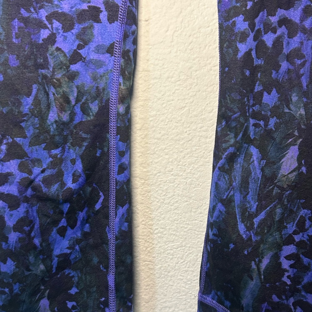 Lululemon Patterned Leggings - Picture 3 of 8